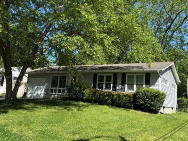 811 Union Circle, Independence, MO 64050