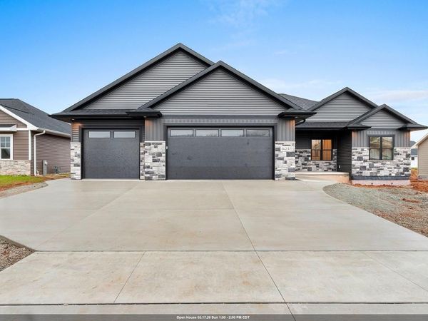 1423 CROSSROADS DRIVE, De Pere, WI 54115