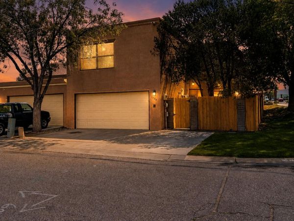 7904 Blue Jay Lane NE, Albuquerque, NM 87109