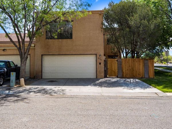 7904 Blue Jay Lane NE, Albuquerque, NM 87109