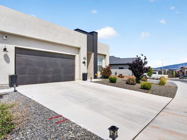 5213 Bullseye Road NE, Rio Rancho, NM 87144