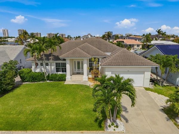 100 Lamplighter DR, MARCO ISLAND, FL 34145