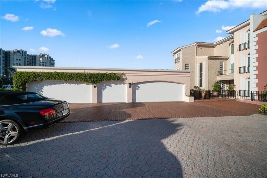 4000 Gulf Shore Blvd N, Unit 3300, Naples, FL 34103 Photo