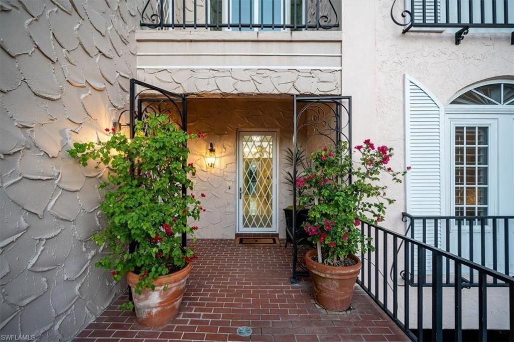 4000 Gulf Shore Blvd N, Unit 3300, Naples, FL 34103 Photo