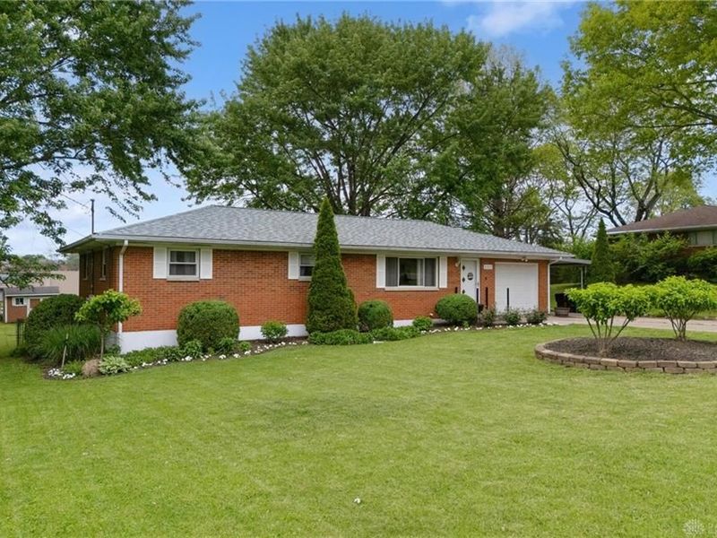 8205 Westlawn Drive, Franklin, OH 45005 Photo 2