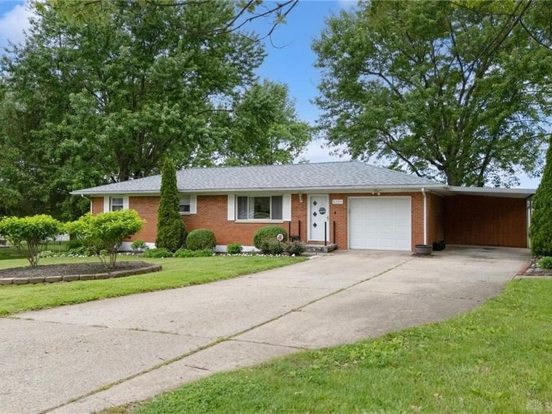 8205 Westlawn Drive, Franklin, OH 45005 Photo 3