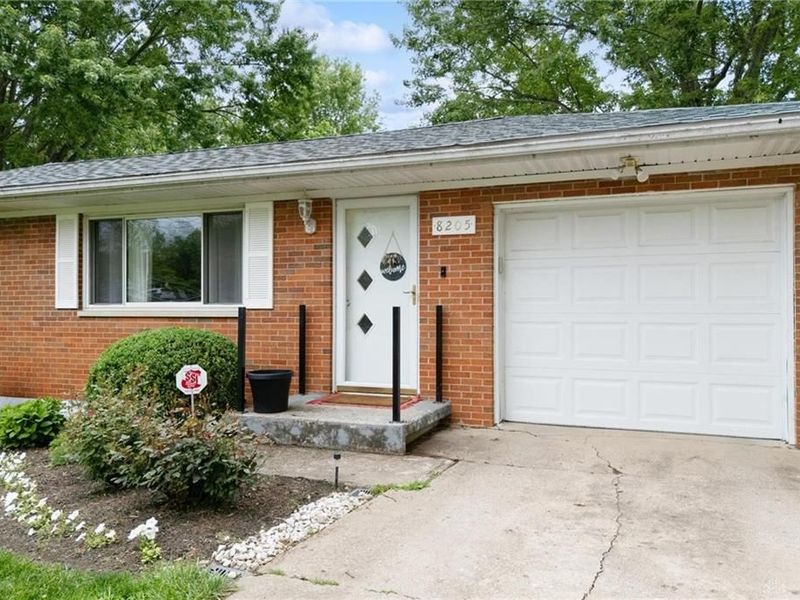 8205 Westlawn Drive, Franklin, OH 45005 Photo 4