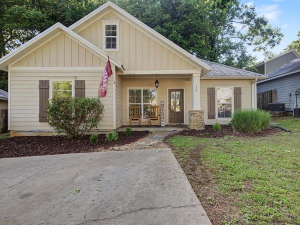 112 Roberts Cove, Starkville, MS 39759