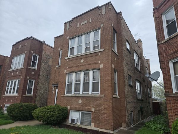 5342 W Newport Avenue , Chicago, IL 60641