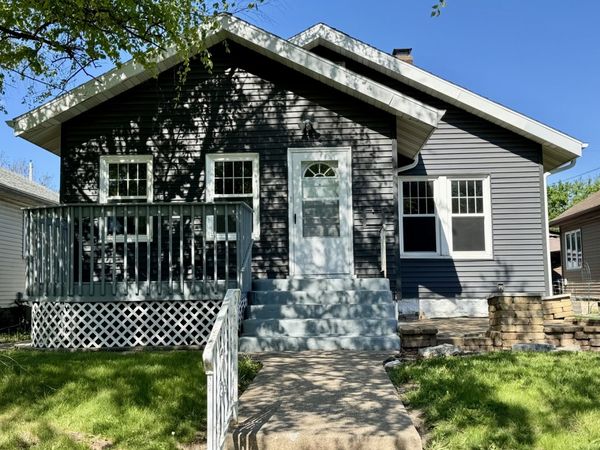 3014 DAVENPORT Avenue , Davenport, IA 52803