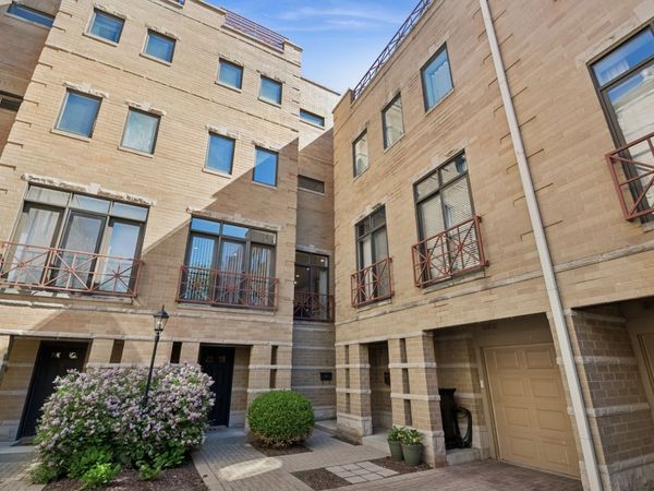 1350 W Byron Street, Unit 7, Chicago, IL 60613