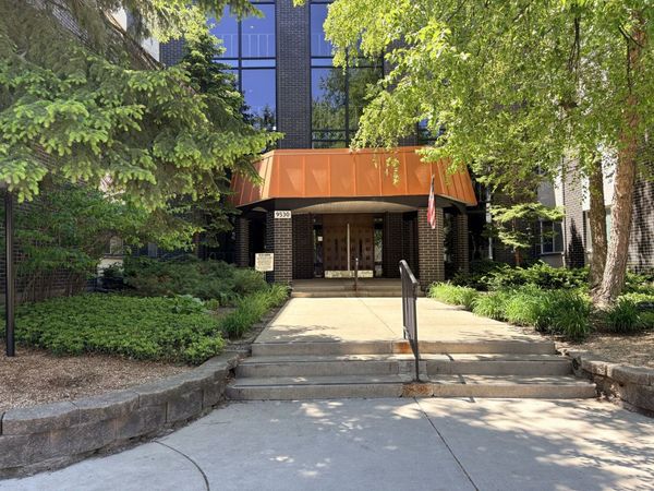 9530 Lamon Avenue , Unit 115, Skokie, IL 60077