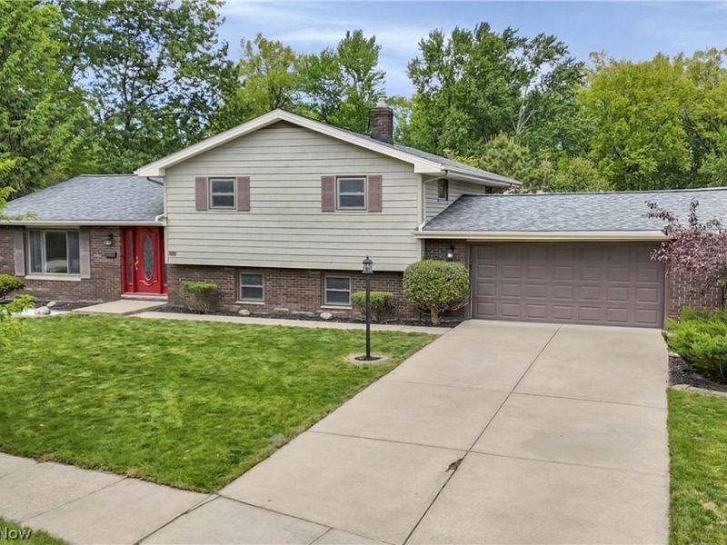 24420 S Oxford Oval, North Olmsted, OH 44070 Photo 10