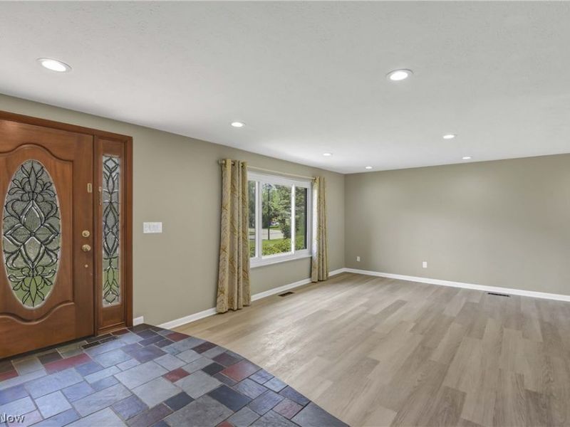 24420 S Oxford Oval, North Olmsted, OH 44070 Photo 12