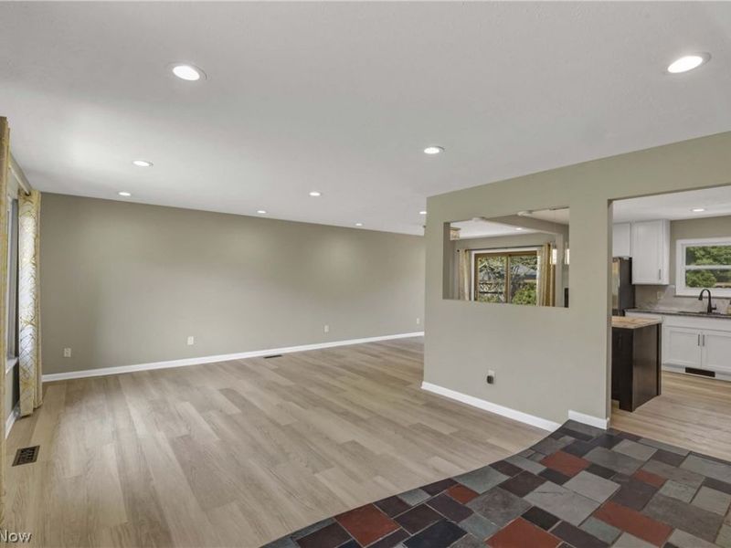 24420 S Oxford Oval, North Olmsted, OH 44070 Photo 13
