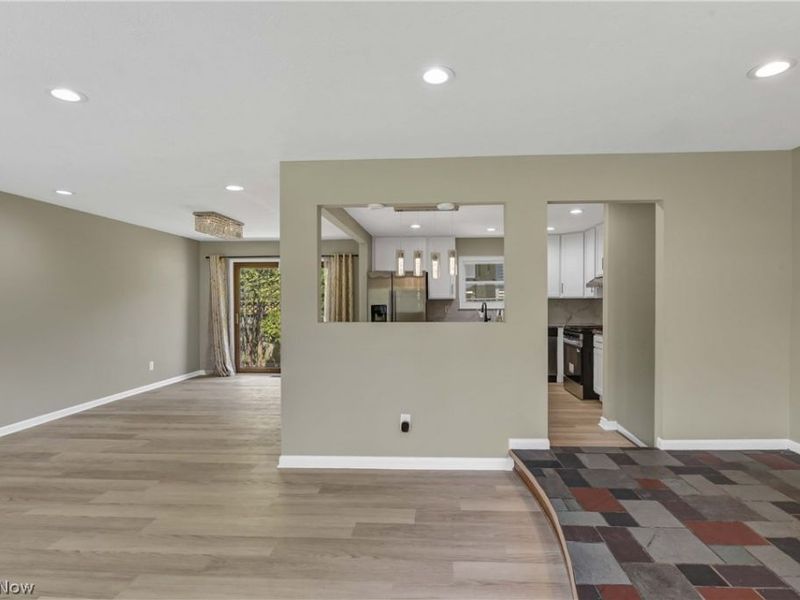24420 S Oxford Oval, North Olmsted, OH 44070 Photo 14
