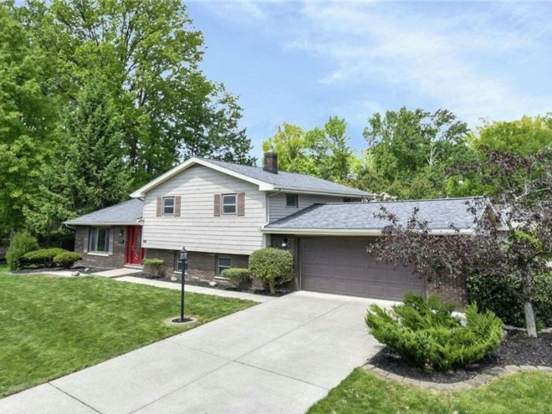 24420 S Oxford Oval, North Olmsted, OH 44070 Photo 2
