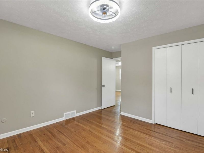 24420 S Oxford Oval, North Olmsted, OH 44070 Photo 26