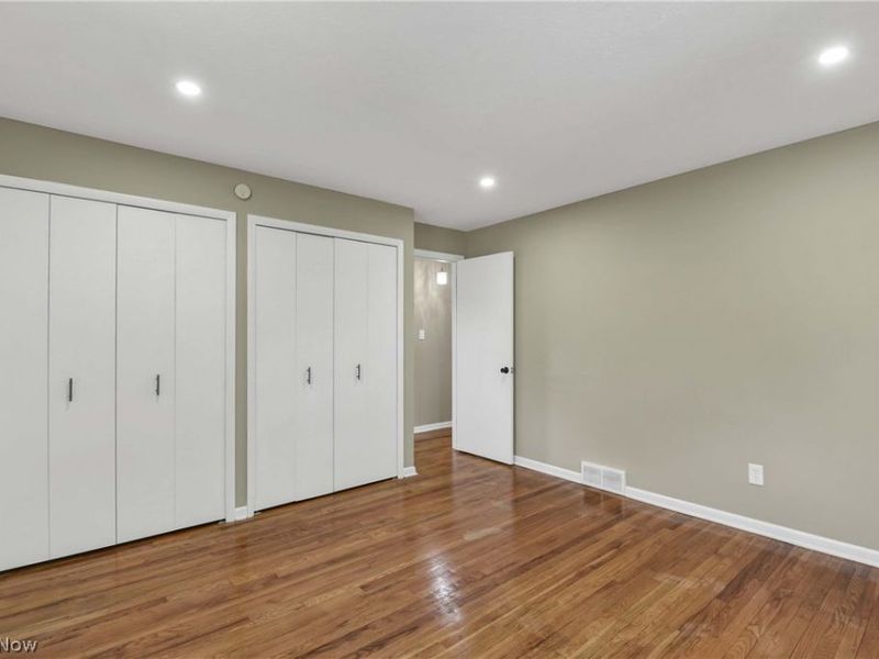 24420 S Oxford Oval, North Olmsted, OH 44070 Photo 29