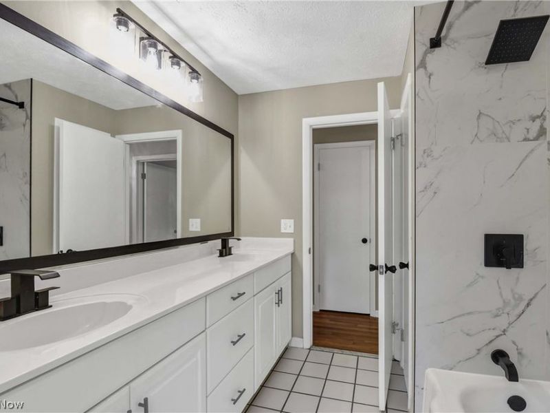 24420 S Oxford Oval, North Olmsted, OH 44070 Photo 34