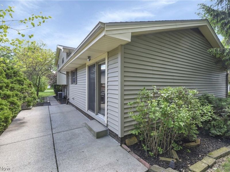 24420 S Oxford Oval, North Olmsted, OH 44070 Photo 44