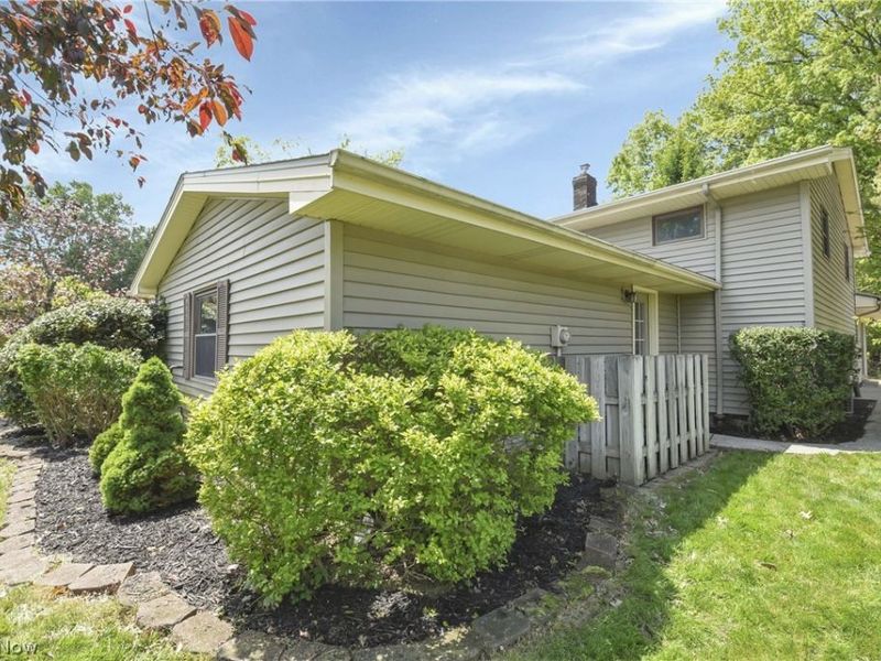 24420 S Oxford Oval, North Olmsted, OH 44070 Photo 45