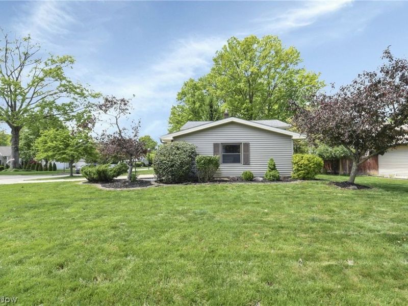 24420 S Oxford Oval, North Olmsted, OH 44070 Photo 47