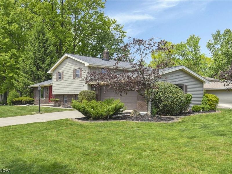 24420 S Oxford Oval, North Olmsted, OH 44070 Photo 7