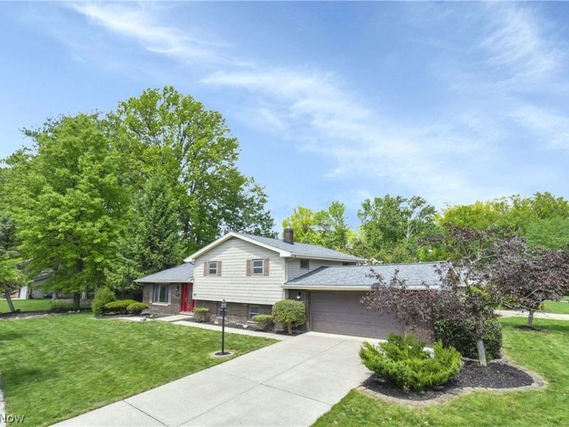 24420 S Oxford Oval, North Olmsted, OH 44070 Photo 8