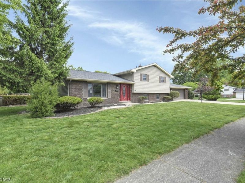 24420 S Oxford Oval, North Olmsted, OH 44070 Photo 9