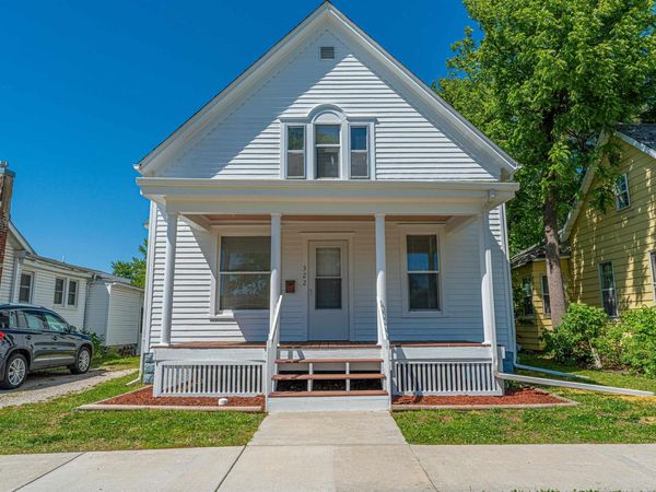 322 3RD Street, Lincoln, IL 62656