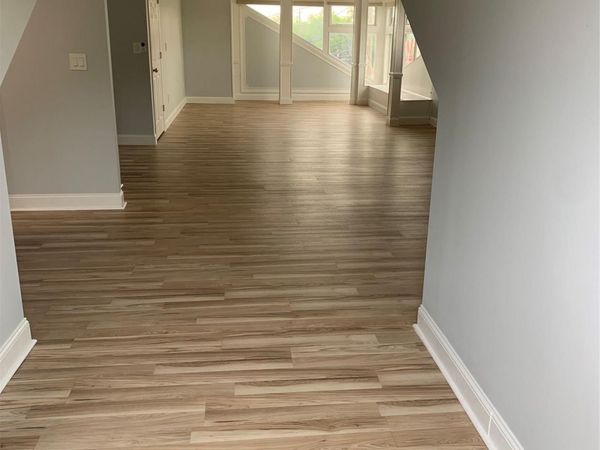 325 Sunrise Highway , Lindenhurst, NY 11757