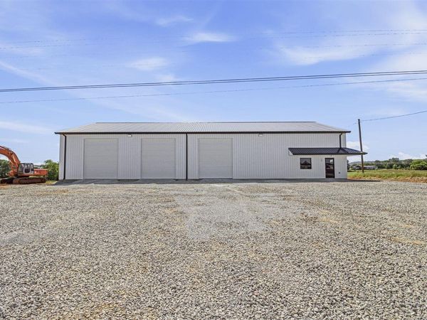7565 Happy Valley Road , Cave City, KY 42127