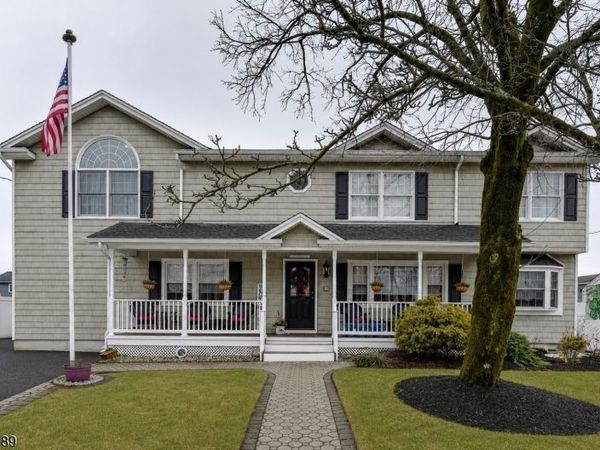 50 Winifred Dr, Totowa, NJ 07512