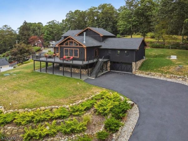 8 Sutton Rd, Hopatcong, NJ 07843