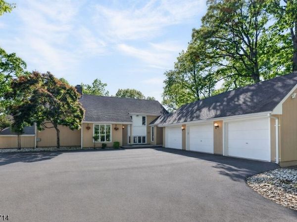 1530 Mountain Top Rd, Bridgewater, NJ 08807