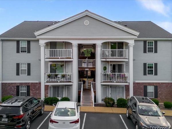 1255 Creve Coeur Crossing Lane, Unit L, Chesterfield, MO 63017