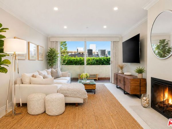 125 Montana Avenue, Unit 204, Santa Monica, CA 90403