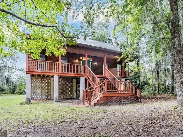 1525 W Black Island Road, Darien, GA 31305