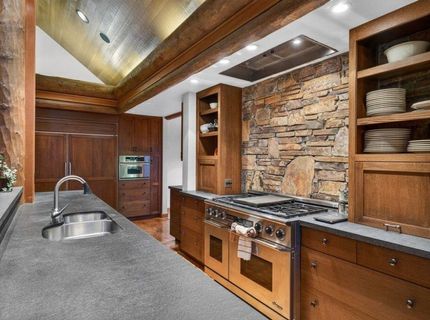 12824 Muhlebach Way, Truckee, CA 96161 Photo
