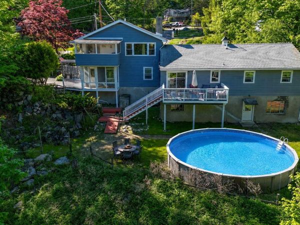 392 Oscawana Lake Road , Putnam Valley, NY 10579