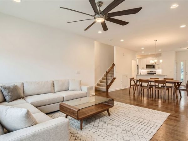 2013 Cool Springs Dr, Pittsburgh, PA 15234
