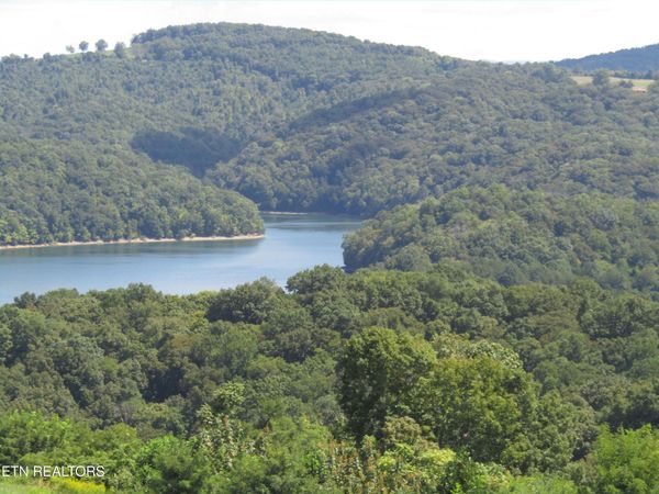 48 E Swan Ridge Rd, Hilham, TN 38568