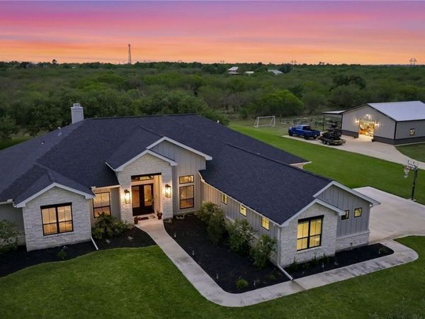 131 Wright Creek , Victoria, TX 77905