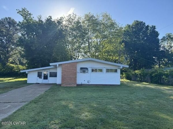 1019 Park Street , Trenton, TN 38382