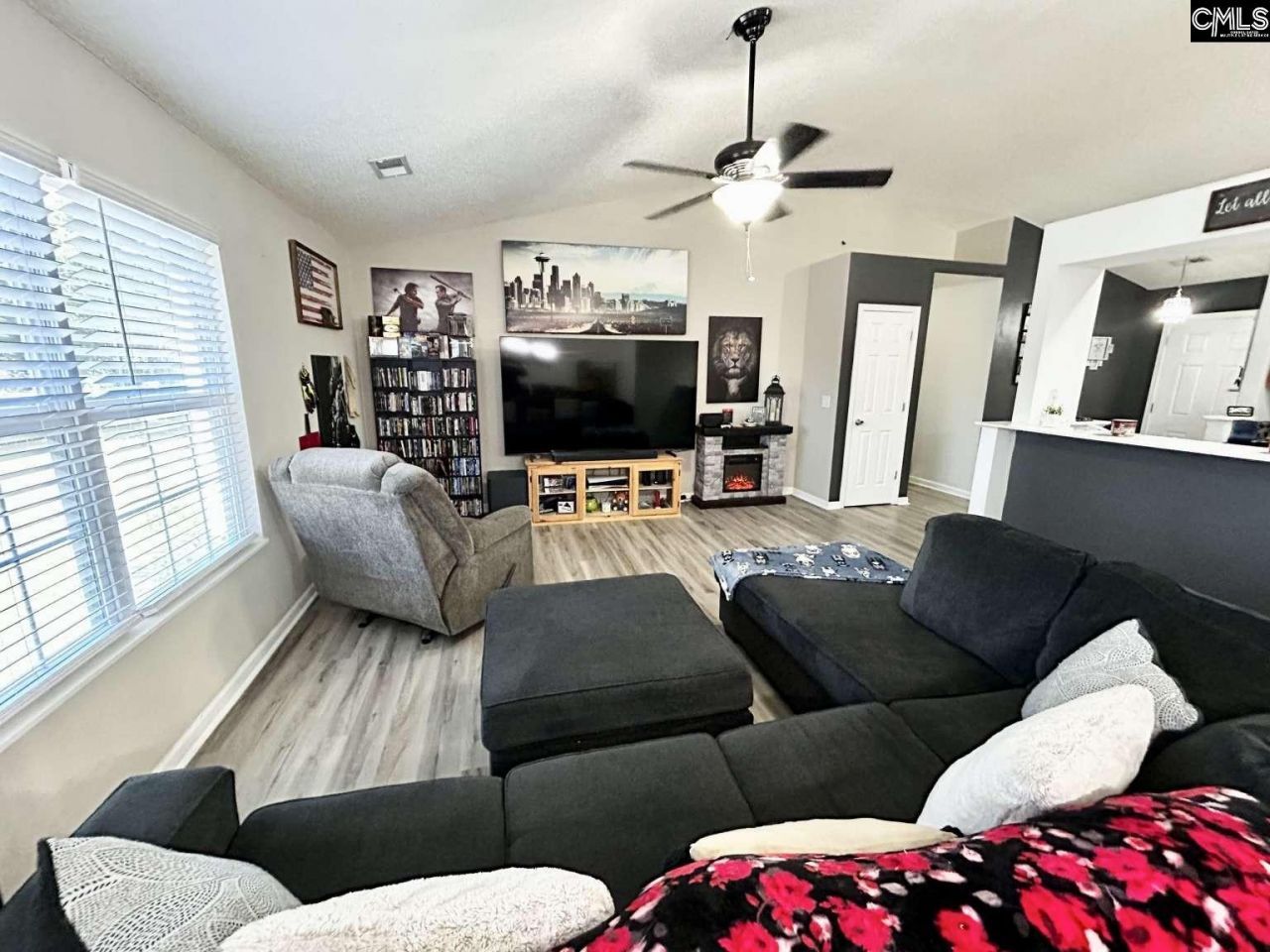 921 Murchison Drive  Photo 5