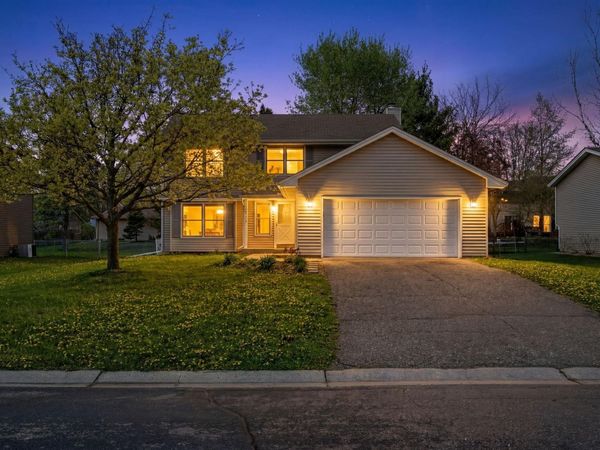 1053 Kettle Creek Road , Eagan, MN 55123