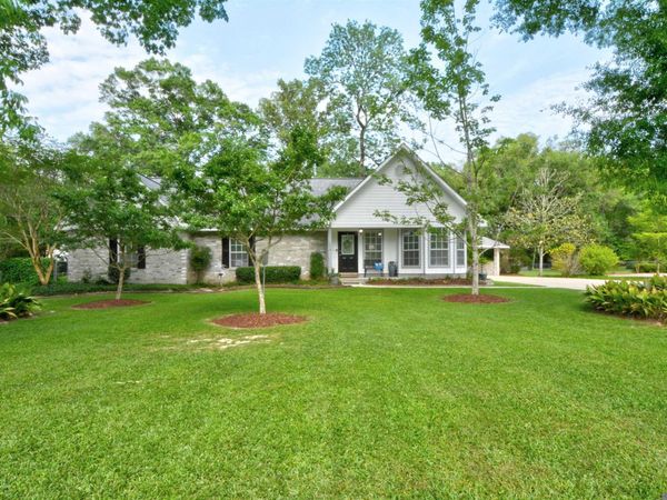 14810 Crystal Dr, Central, LA 70770