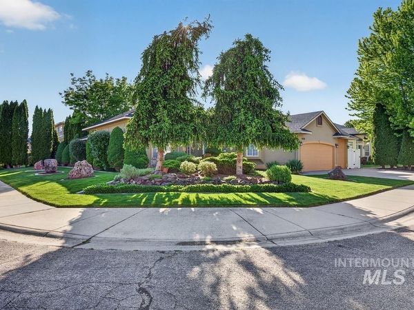 2126 S Weimaraner Way, Meridian, ID 83642