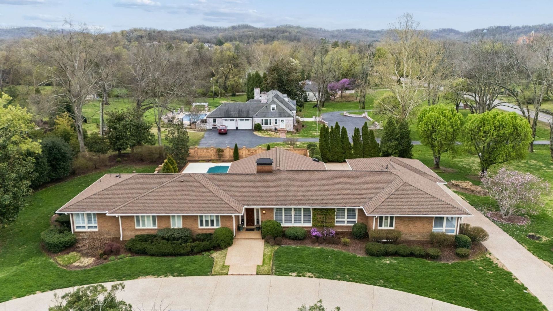 6401 E Valley Ct, Nashville, TN 37205 Main Photo